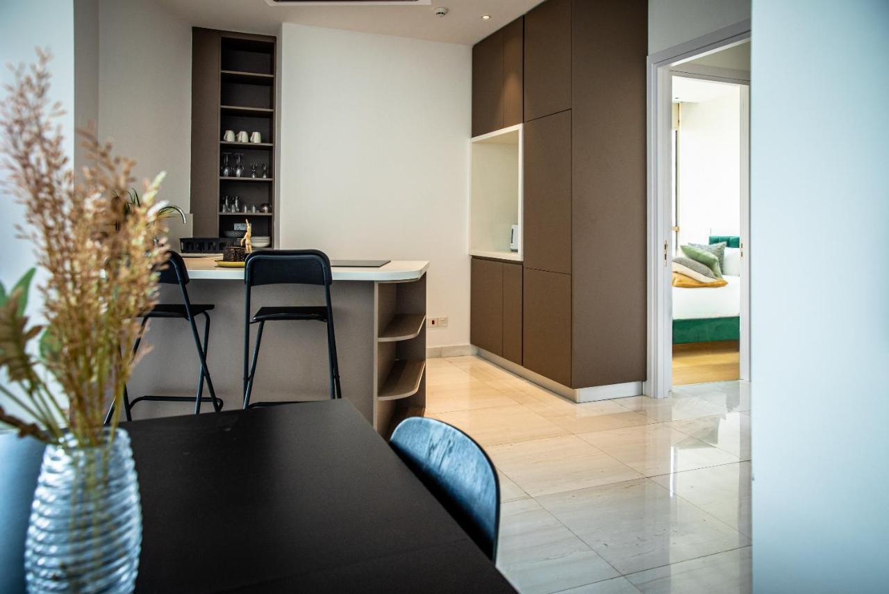Апартаменты Phaedrus Living: 360 Tower Luxury Flat Никосия Экстерьер фото